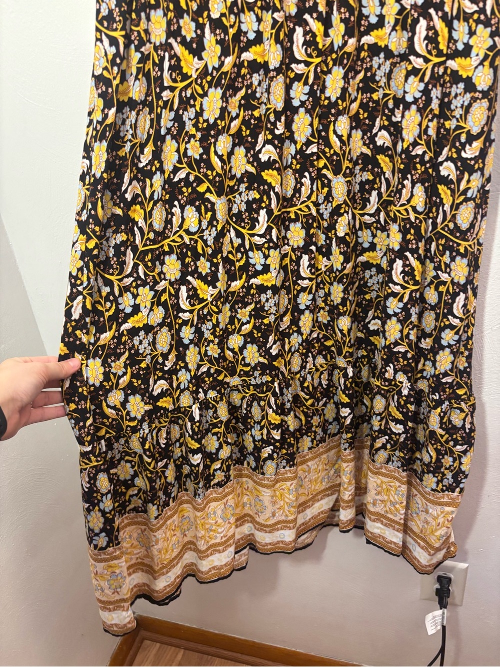Pretty Garden Bohemian Floral Long Sleeve Maxi Dress in Black & Yellow Size Larg - Picture 4 of 10